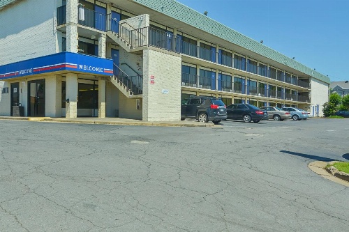 Motel 6-Little Rock, AR - West image 1