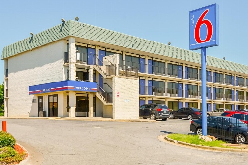 Motel 6-Little Rock, AR - West image 2