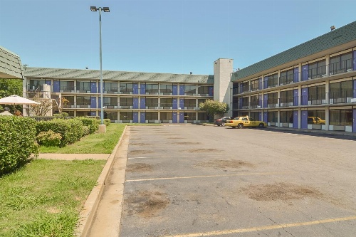 Motel 6-Little Rock, AR - West image 3