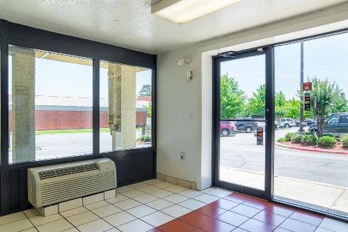 Motel 6-Little Rock, AR - West image 8